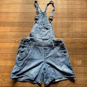 L.e.i. Blue denim overall shorts size L